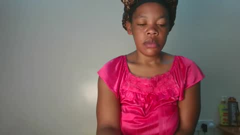 Snapshot of sexy_lyna chatting on 12.16.25 sexy_lyna online show from 12.16.25