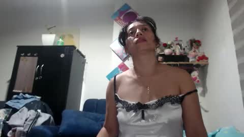 Snapshot of sexy_mary_69 chatting on 10.29.25 Mary online show from 10.29.25