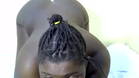 Snapshot of sexy_naila2 chatting on 03.15.26 sexy_naila2 online show from 03.15.26