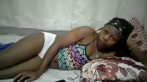Snapshot of sexy_nanah chatting on 05.25.26 sexy_nanah online show from 05.25.26