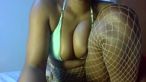 Snapshot of sexy_natallie chatting on 12.22.24 natallie online show from 12.22.24
