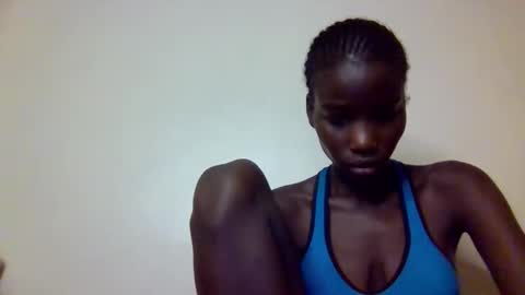 sexy_petittie online show from 11.04.25