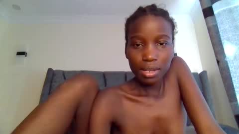 sexy_petittie online show from 12.16.25