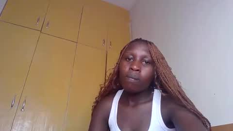 Snapshot of sexy_queenebony chatting on 10.15.25 sexy_queenebony online show from 10.15.25