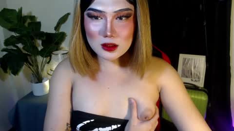Snapshot of sexy_rc18 chatting on 06.19.26 RC online show from 06.19.26