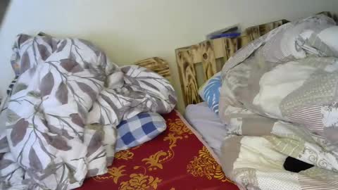 Snapshot of sexy_yello chatting on 11.12.25 Bantu girl online show from 11.12.25