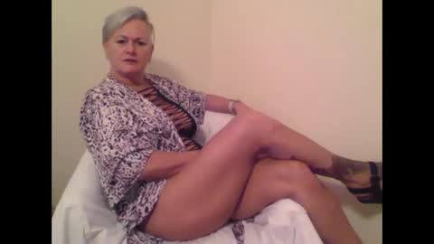 Sexy GILF Allie Kay online show from 01.01.25