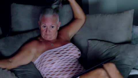 Snapshot of sexyalliekay chatting on 07.10.26 Sexy GILF Allie Kay online show from 07.10.26