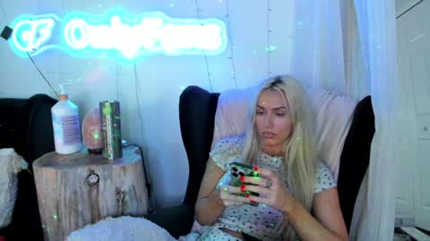 Ashley Teal online show from 02.08.25