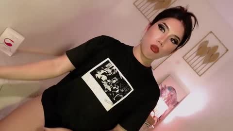 Snapshot of sexybaby2999 chatting on 02.07.25 Lexie online show from 02.07.25