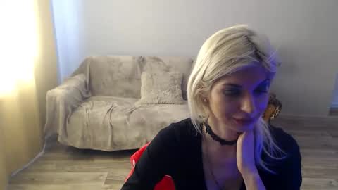 Snapshot of sexybeatriice chatting on 03.23.26 sexybeatriice online show from 03.23.26