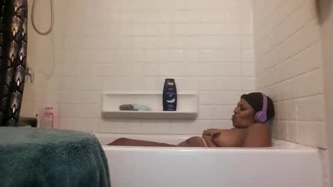 sexybella81 online show from 12.04.25