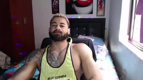 Snapshot of sexybody3224 chatting on 12.31.24 said online show from 12.31.24