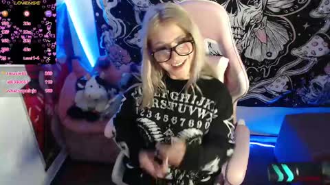 Snapshot of sexycarriie chatting on 01.02.25 Carrie online show from 01.02.25