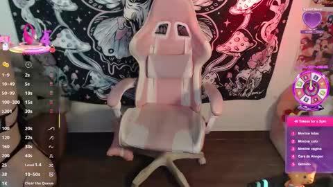 Snapshot of sexycarriie chatting on 11.19.25 Carrie online show from 11.19.25