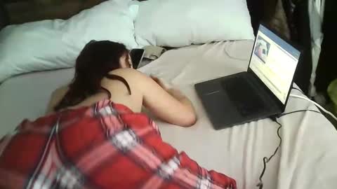 Snapshot of sexycoochiee chatting on 11.17.25 Sexycoochie online show from 11.17.25