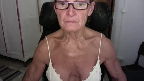 Snapshot of sexyfit58 chatting on 12.03.24 SexyFit58 online show from 12.03.24