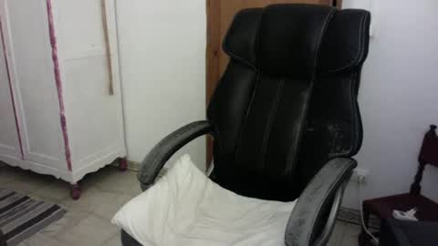 Snapshot of sexyfit58 chatting on 12.30.24 SexyFit58 online show from 12.30.24