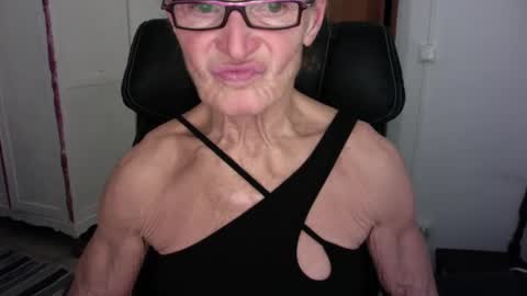 Snapshot of sexyfit58 chatting on 01.22.25 SexyFit58 online show from 01.22.25