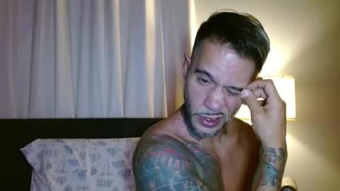 Snapshot of sexyfitdaddy chatting on 09.13.25 Sexy Fit Daddy online show from 09.13.25