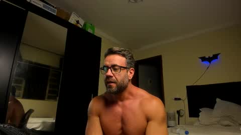 Snapshot of sexyflightz chatting on 11.27.25 chris online show from 11.27.25