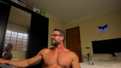 Snapshot of sexyflightz chatting on 11.28.25 chris online show from 11.28.25