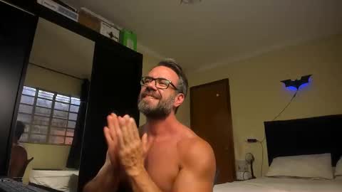 Snapshot of sexyflightz chatting on 12.03.25 chris online show from 12.03.25