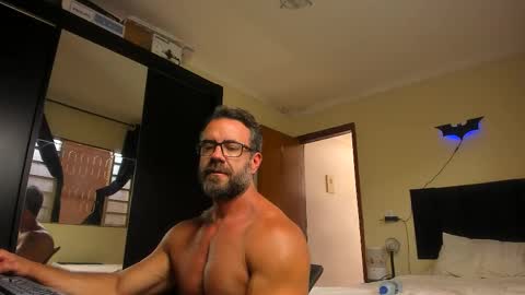 Snapshot of sexyflightz chatting on 12.05.25 chris online show from 12.05.25