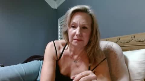 LisaisLuscious online show from 01.19.25