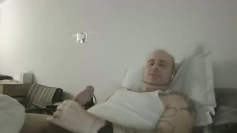 Snapshot of sexyfredy7722 chatting on 10.24.25 sexyfredy7722 online show from 10.24.25