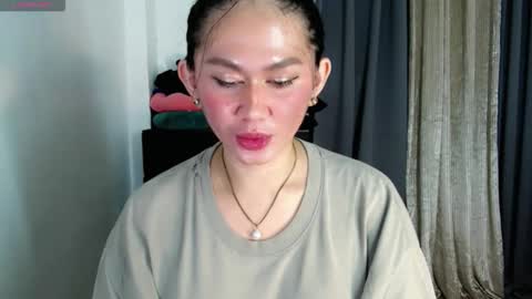 Snapshot of sexygigi_xox chatting on 11.29.25 gigi online show from 11.29.25