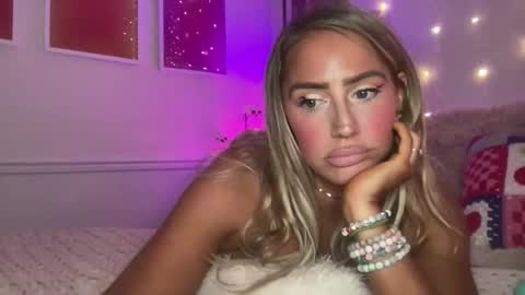 Snapshot of sexygoodvibebabe69 chatting on 04.26.26 Ashley Love online show from 04.26.26