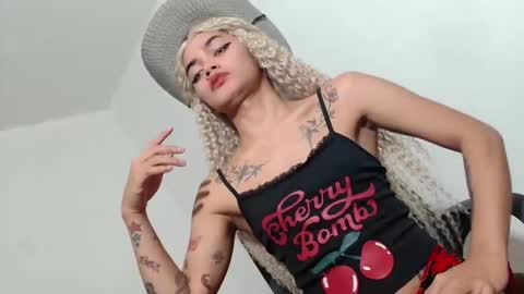 Snapshot of sexyhotbabe18 chatting on 03.15.26 sexyhotbabe18 online show from 03.15.26