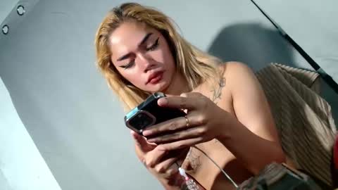 Snapshot of sexyhotbabe18 chatting on 04.01.26 sexyhotbabe18 online show from 04.01.26