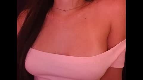 Snapshot of sexyideusa chatting on 12.18.24 Sexy online show from 12.18.24