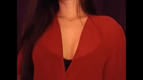 Snapshot of sexyideusa chatting on 12.19.24 Sexy online show from 12.19.24