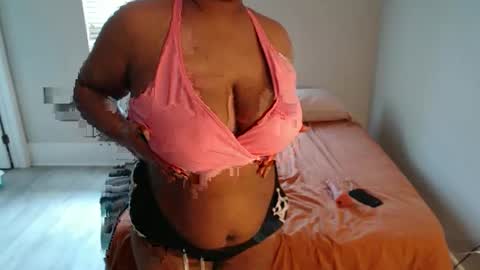 Snapshot of sexyisback_ chatting on 06.07.26 Care Bear Twin online show from 06.07.26