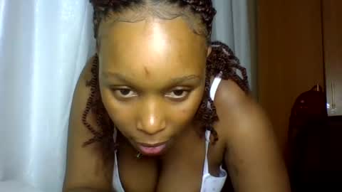 Snapshot of sexykamba1 chatting on 08.03.26 sexykamba1 online show from 08.03.26