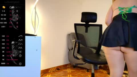 Snapshot of sexykata_s chatting on 05.12.26 katalina larson online show from 05.12.26