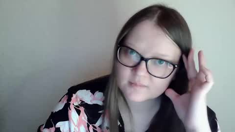 Snapshot of sexykitty_2 chatting on 12.13.24 Kate online show from 12.13.24