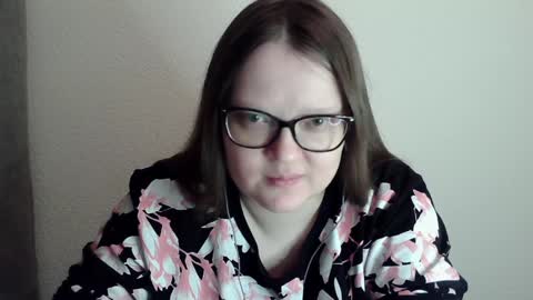 Snapshot of sexykitty_2 chatting on 12.30.24 Kate online show from 12.30.24