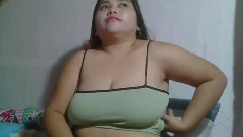 Snapshot of sexykittymom chatting on 02.17.25 sexykittymom online show from 02.17.25