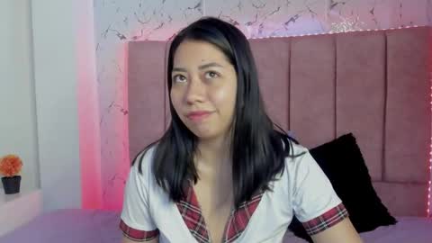 Snapshot of sexylaurita4u chatting on 10.24.25 laura online show from 10.24.25