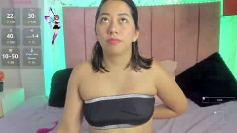 Snapshot of sexylaurita4u chatting on 11.28.25 laura online show from 11.28.25