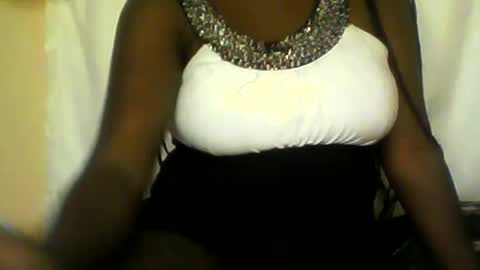 Snapshot of sexylely chatting on 07.13.26 Ire online show from 07.13.26