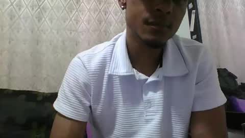 Snapshot of sexyleon69 chatting on 05.17.26 Sexy leon online show from 05.17.26