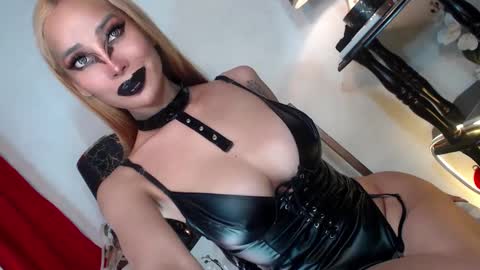 Queen Sofia online show from 01.03.25