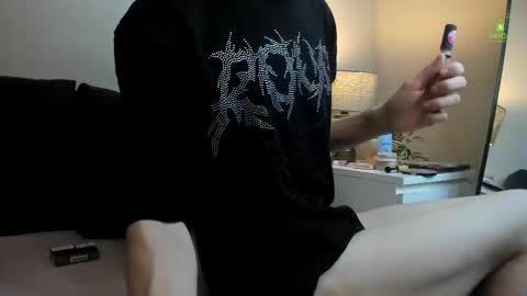 Snapshot of sexymiatrans chatting on 12.18.25 Sexy online show from 12.18.25
