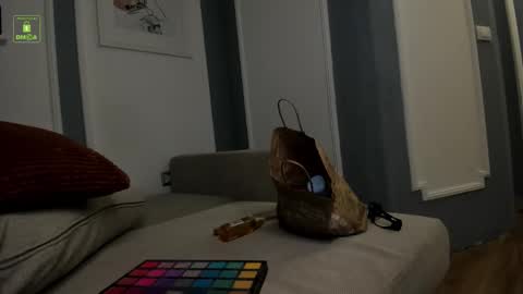 Snapshot of sexymiatrans chatting on 12.19.25 Sexy online show from 12.19.25