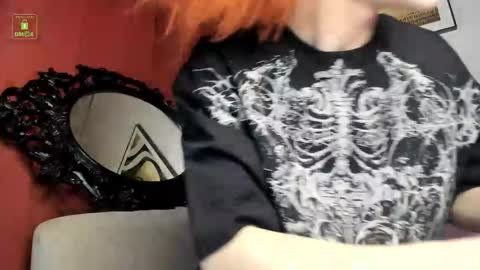 Snapshot of sexymiatrans chatting on 12.21.25 Sexy online show from 12.21.25